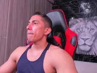 Offline erik_castle on Flirt4Free