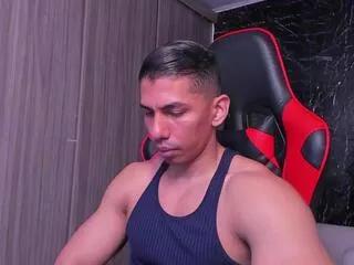 Offline erik_castle on Flirt4Free