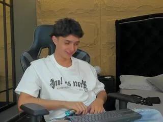 Offline ethan_lowell on Flirt4Free