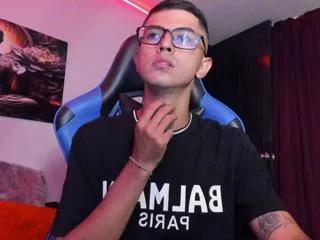 Offline ethan_sai on Flirt4Free