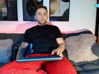 Offline felipe_stanford on Flirt4Free