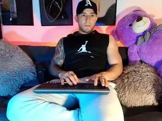 Offline felipe_stanford on Flirt4Free