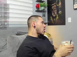 Offline giorgio_leone on Flirt4Free