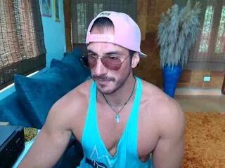 Offline icarus_secret on Flirt4Free