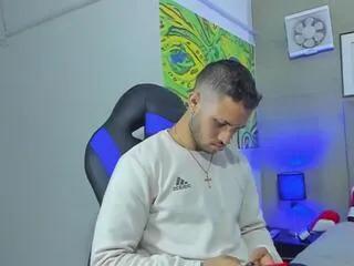 Offline jhonny_flames on Flirt4Free