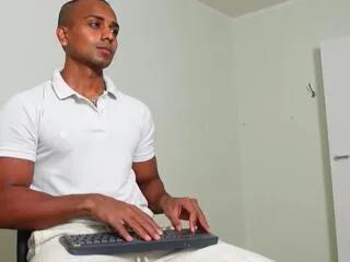 Offline jimi_d on Flirt4Free