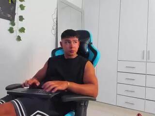 Freechat kevin_bray on Flirt4Free