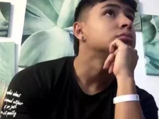 Freechat kevin_bray on Flirt4Free