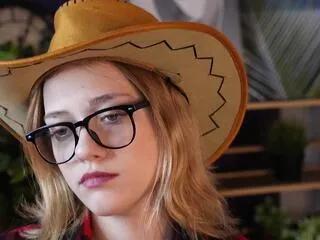 Away lavone_quartieri on Flirt4Free