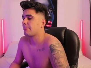 Freechat lenyn_max on Flirt4Free