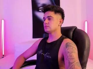 Freechat lenyn_max on Flirt4Free