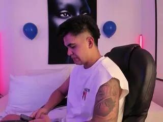 Freechat lenyn_max on Flirt4Free