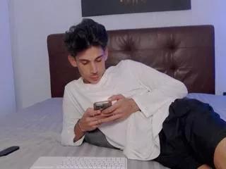 Offline leon_lovett on Flirt4Free