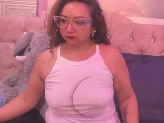 Freechat leyla_smith on Flirt4Free