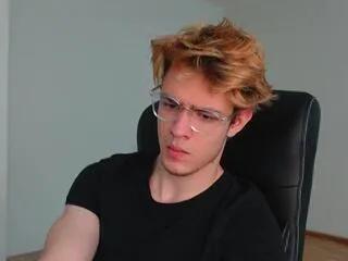 Offline logan_fraser on Flirt4Free