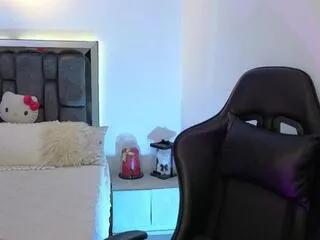 Freechat lola_dove on Flirt4Free