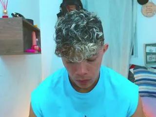 Away lucas_luxx on Flirt4Free