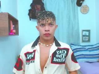 Away lucas_luxx on Flirt4Free