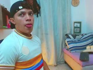 Away lucas_luxx on Flirt4Free