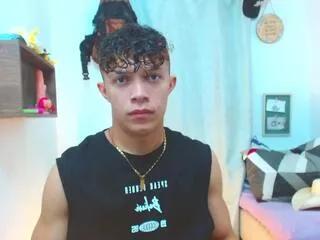 Away lucas_luxx on Flirt4Free