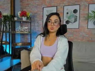 Offline lucia_brown on Flirt4Free