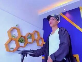 Offline maiki_boy on Flirt4Free