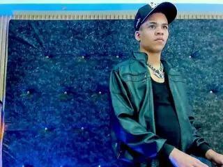 Offline maiki_boy on Flirt4Free