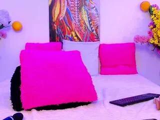 Freechat marianha_lopez on Flirt4Free