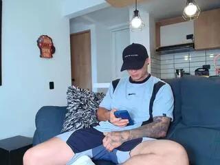 Away marko_toro on Flirt4Free