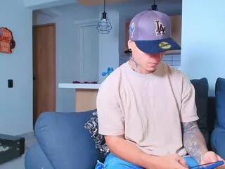 Away marko_toro on Flirt4Free