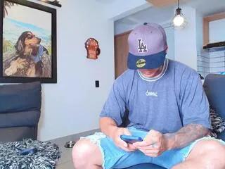 Away marko_toro on Flirt4Free