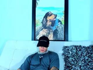 Away marko_toro on Flirt4Free