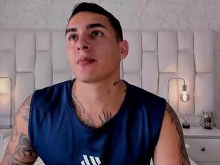Offline massimo_contie on Flirt4Free