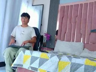 Offline mateo_fiore_noah_saimon on Flirt4Free