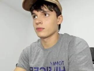 Offline matteo_costa on Flirt4Free