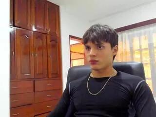 Offline matteo_costa on Flirt4Free