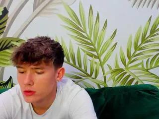 Offline matthew_bieber on Flirt4Free