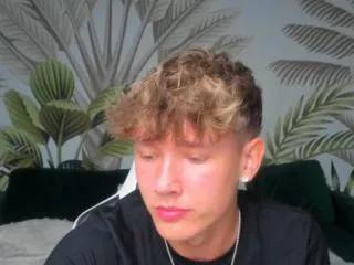 Offline matthew_bieber on Flirt4Free