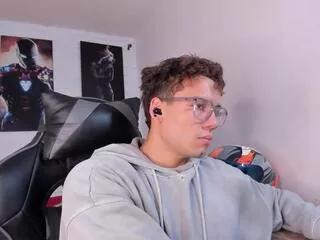 Offline matthew_fiire on Flirt4Free