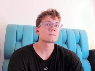 Offline matthew_fiire on Flirt4Free