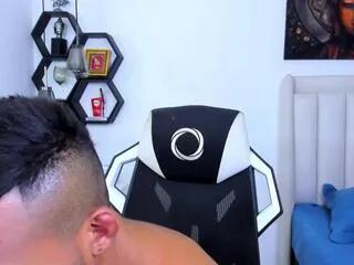 Offline matthew_santos on Flirt4Free