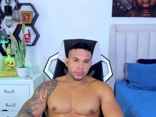 Offline matthew_santos on Flirt4Free