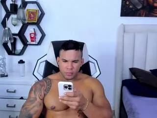 Offline matthew_santos on Flirt4Free