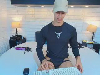Offline maximiliano_fire on Flirt4Free