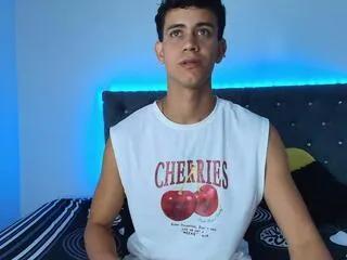 Offline maximiliano_fire on Flirt4Free