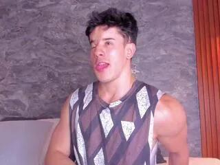 Offline maxx_coopper on Flirt4Free
