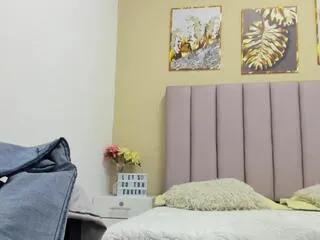 Away milu_owen on Flirt4Free