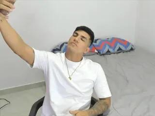 Offline noah_mayers on Flirt4Free