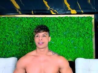 Offline owen_wolfe on Flirt4Free