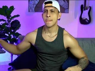 Offline ryan_walker on Flirt4Free